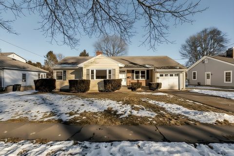 Photo of 31 Webster Ave, Beverly, MA 01915 (MLS # 73471969)