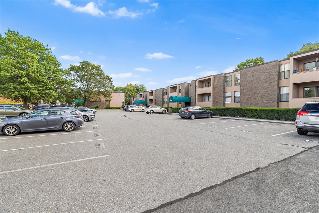 22 Shrewsbury Green Dr C