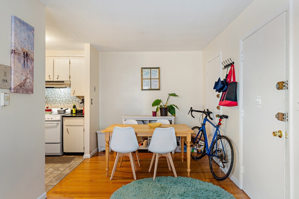 10 Scottfield Rd 34