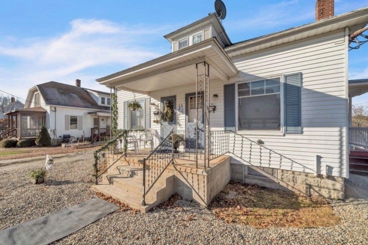 Photo of 5-7 Bellevue Ave, Ware, MA