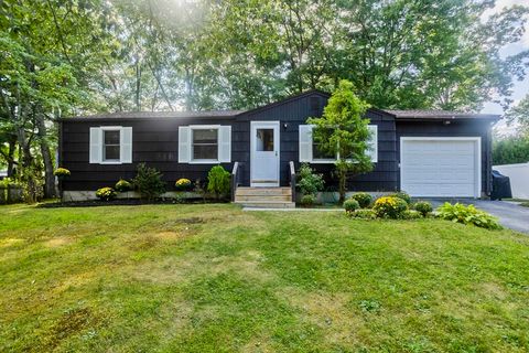 68 Saffron Cir Springfield MA 01129