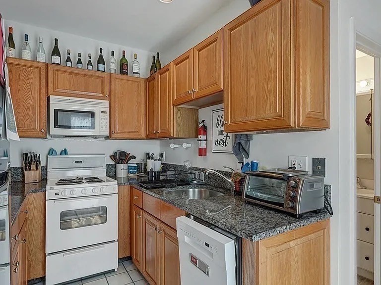 172 Salem St 4