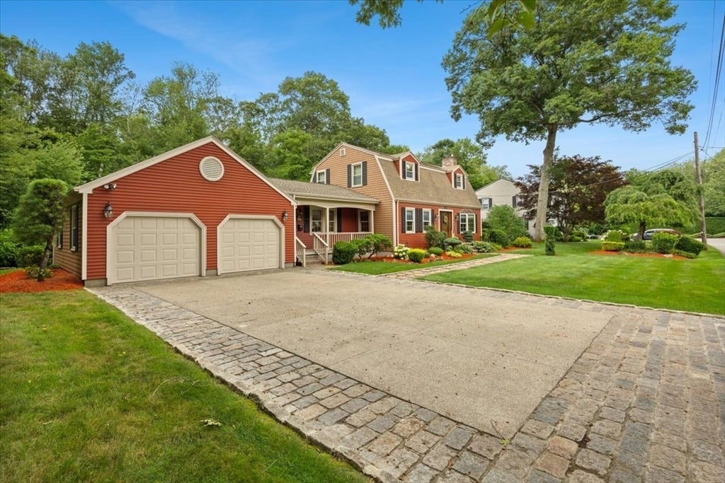 195 Colonial Dr