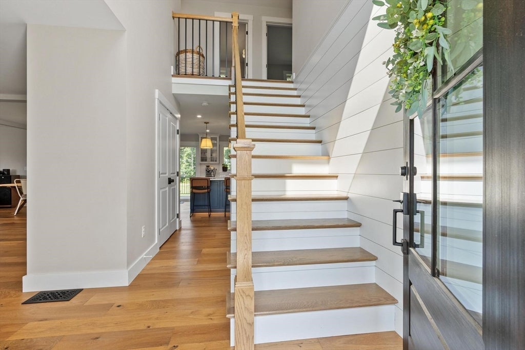 370 Flat Hill Rd, Lunenburg, MA Photo #11