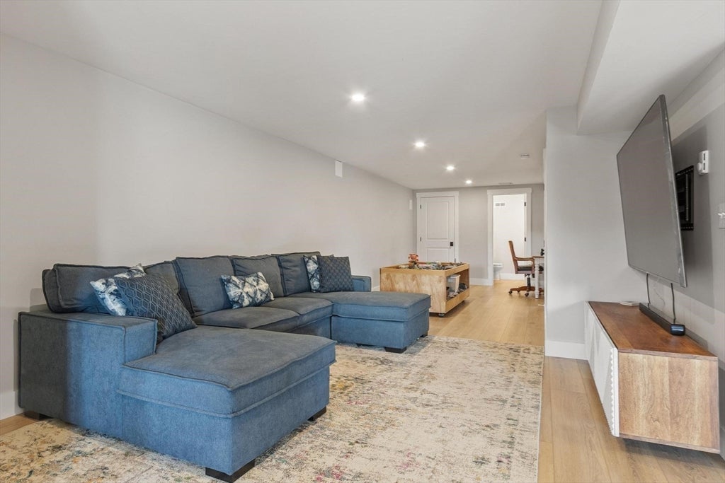 370 Flat Hill Rd, Lunenburg, MA Photo #41