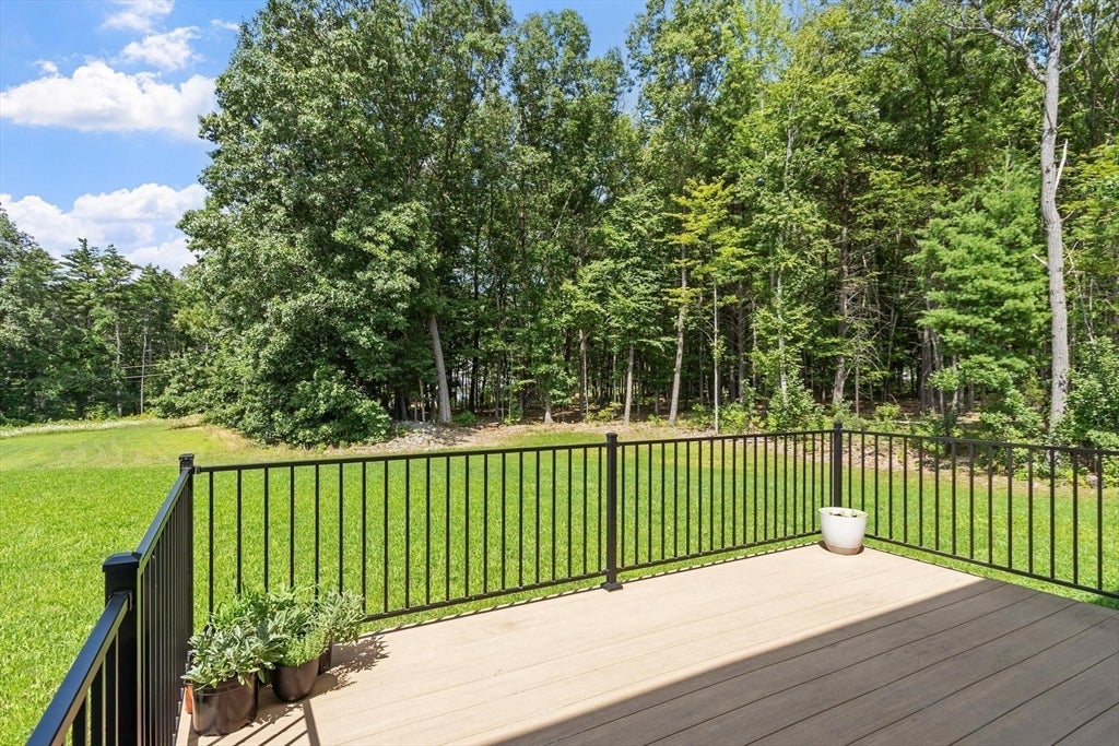 370 Flat Hill Rd