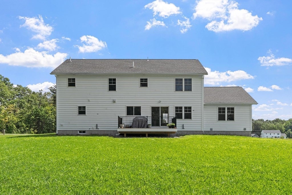 370 Flat Hill Rd