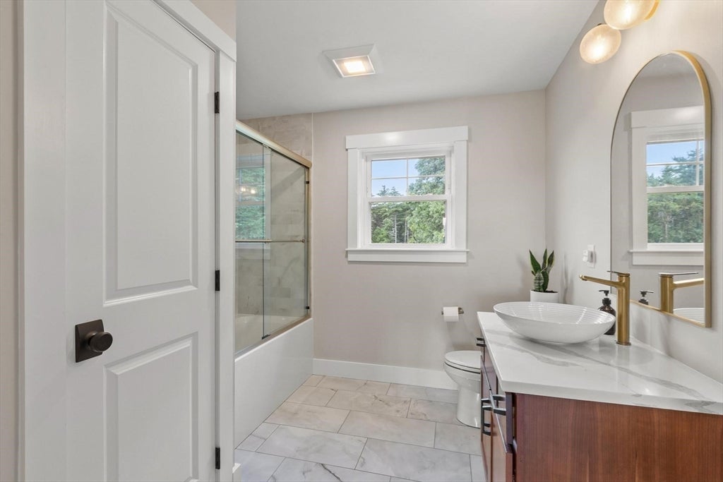 370 Flat Hill Rd, Lunenburg, MA Photo #33