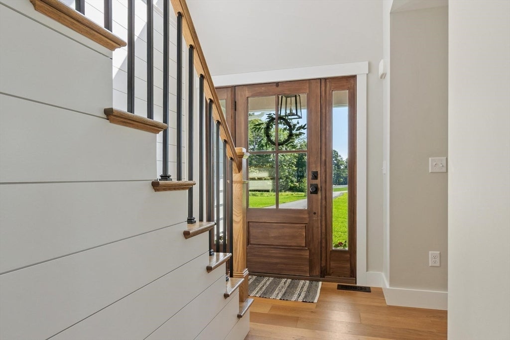 370 Flat Hill Rd, Lunenburg, MA Photo #10