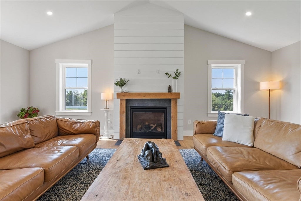 370 Flat Hill Rd, Lunenburg, MA Photo #14