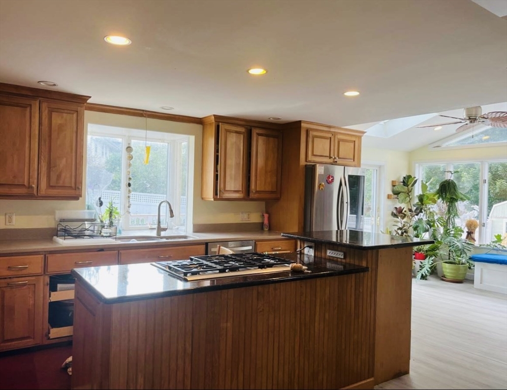 Natick, Massachusetts 01760, United States, 7 Bedrooms Bedrooms, ,4 BathroomsBathrooms,Residential,Active,202945