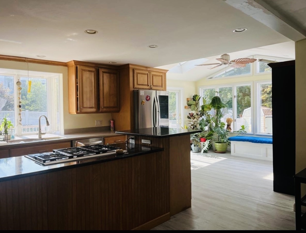 Natick, Massachusetts 01760, United States, 7 Bedrooms Bedrooms, ,4 BathroomsBathrooms,Residential,Active,202945