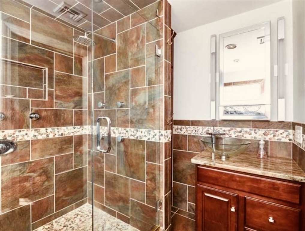 Natick, Massachusetts 01760, United States, 7 Bedrooms Bedrooms, ,4 BathroomsBathrooms,Residential,Active,202945