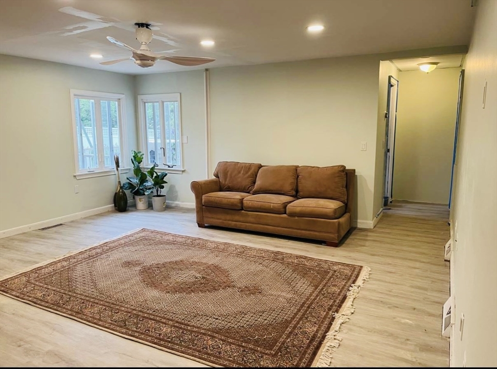 Natick, Massachusetts 01760, United States, 7 Bedrooms Bedrooms, ,4 BathroomsBathrooms,Residential,Active,202945