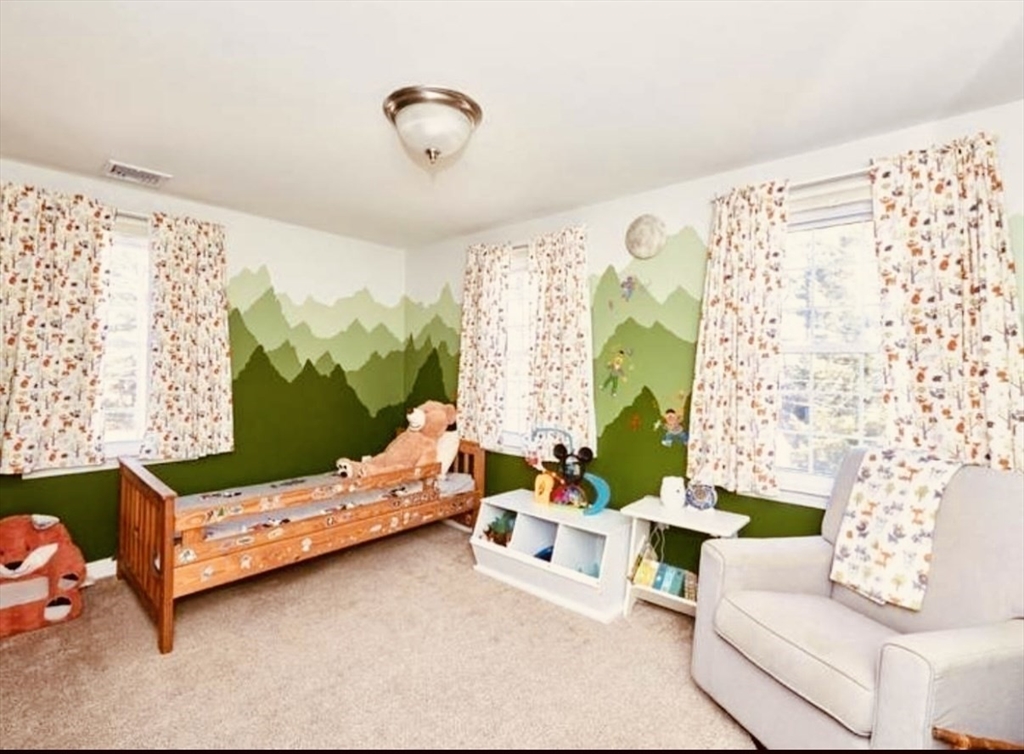 Natick, Massachusetts 01760, United States, 7 Bedrooms Bedrooms, ,4 BathroomsBathrooms,Residential,Active,202945