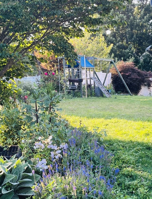 Natick, Massachusetts 01760, United States, 7 Bedrooms Bedrooms, ,4 BathroomsBathrooms,Residential,Active,202945