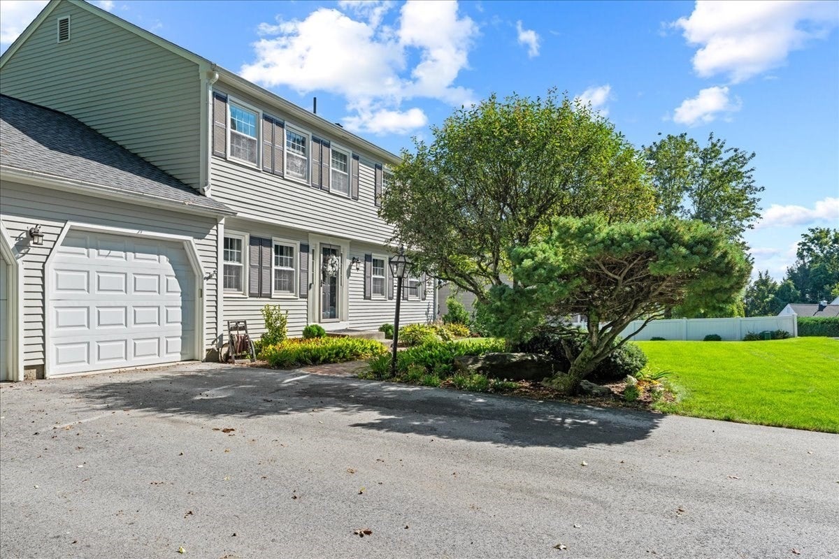 4 Robertson Rd, Auburn, MA, 4 Robertson Rd, Auburn, MA Photo #4