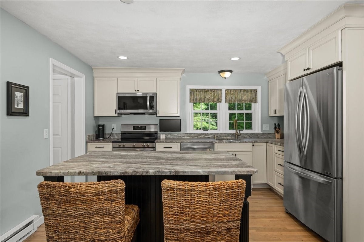 4 Robertson Rd, Auburn, MA, 4 Robertson Rd, Auburn, MA Photo #5