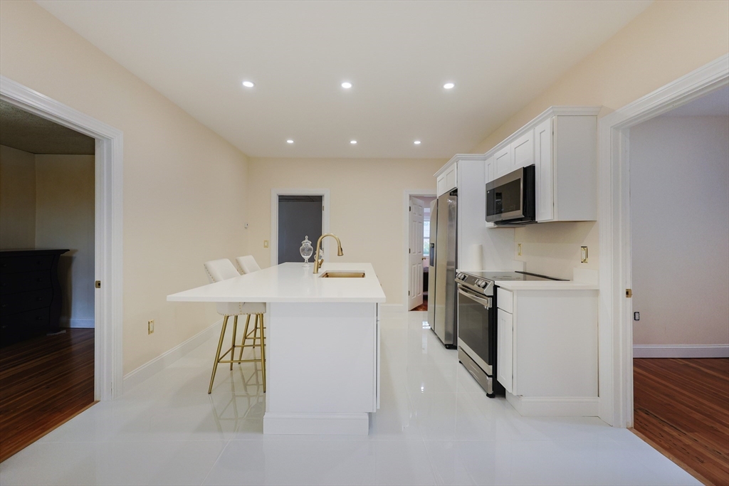 12 Lothrop St