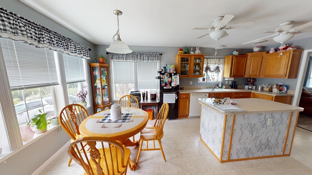 28 Titan Ln