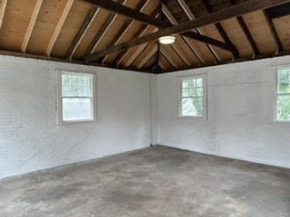 19 Stoneleigh Rd