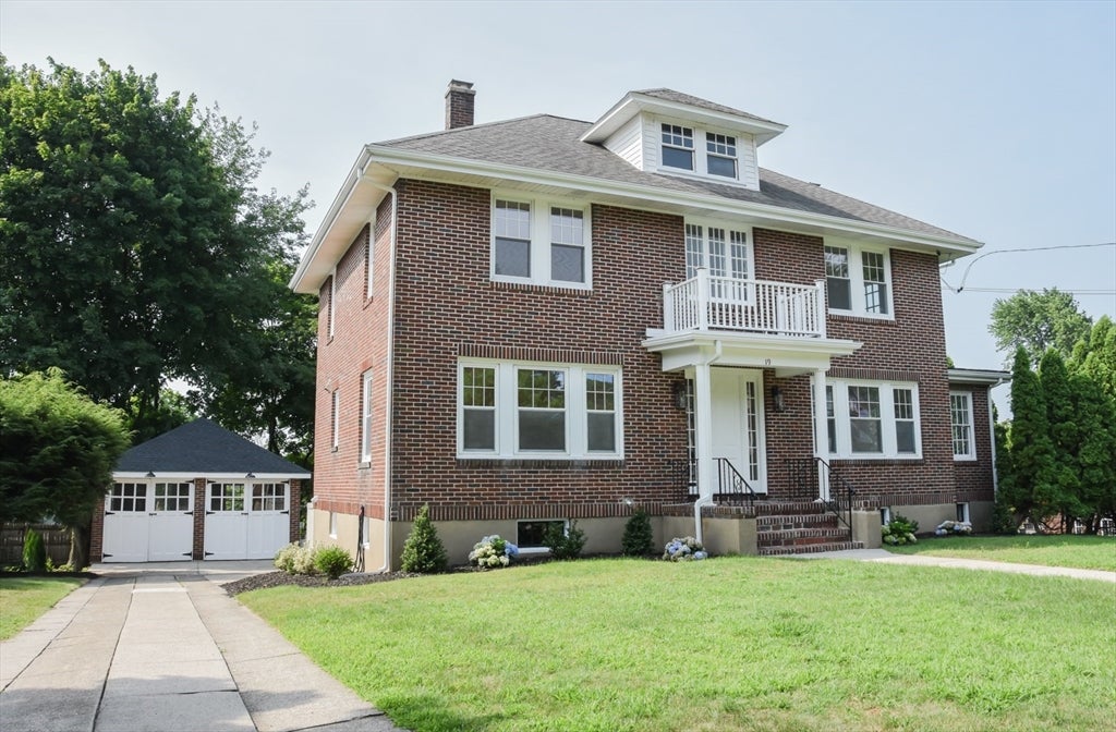 19 Stoneleigh Rd