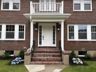 19 Stoneleigh Rd