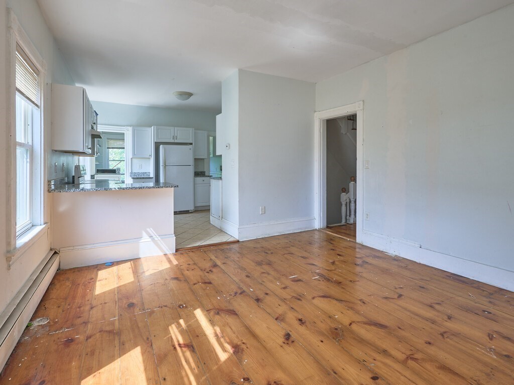 34 Garnet St