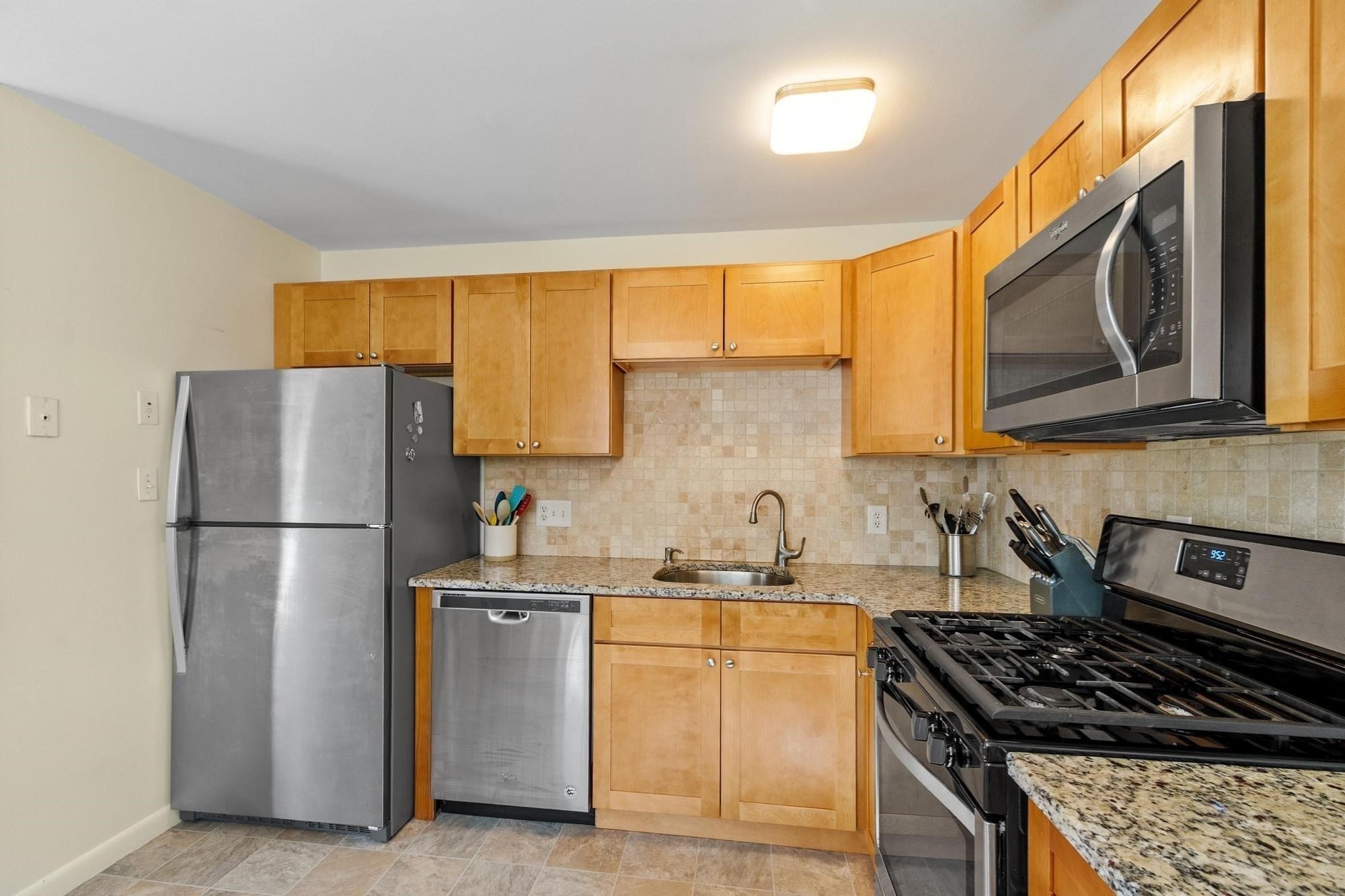 23 Edgelawn Ave #5, North Andover, MA, 23 Edgelawn Ave #5, North Andover, MA Photo #6