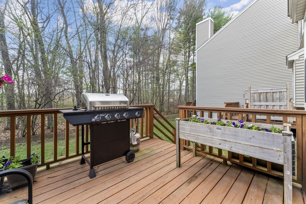 18 Thayer Pond Dr 4