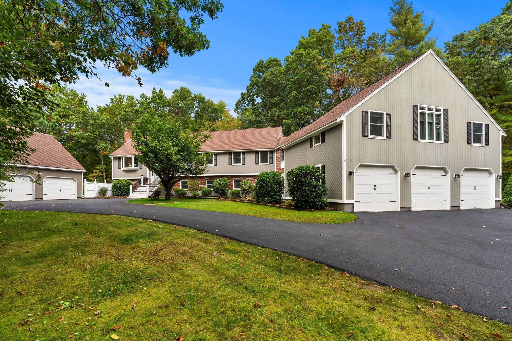 Photo of 202 Lacy St, North Andover, MA
