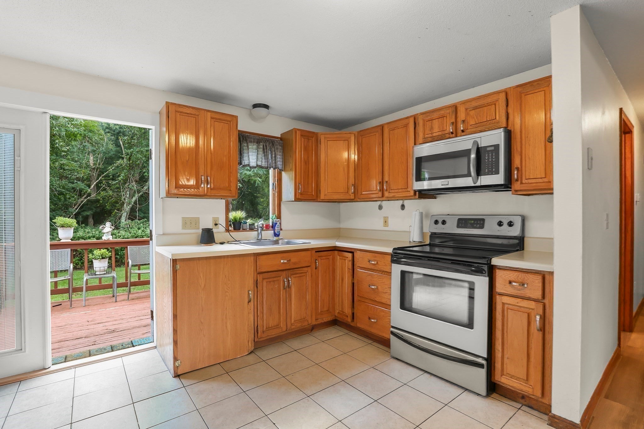 8 Fearing Hill Rd, Wareham, MA Photo #8