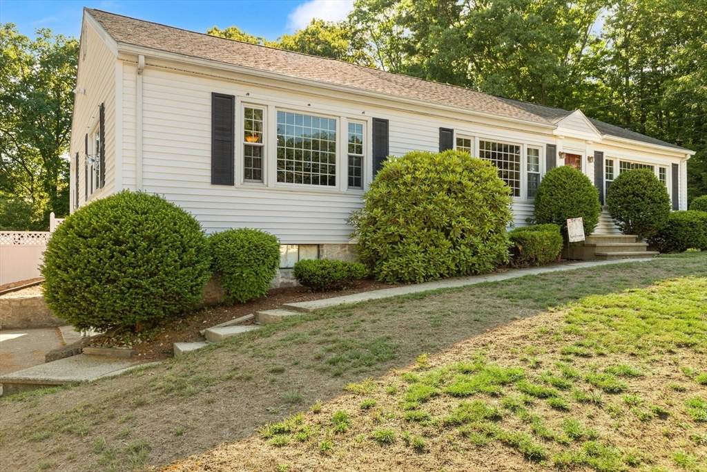 10 Hornbeam Hill Rd