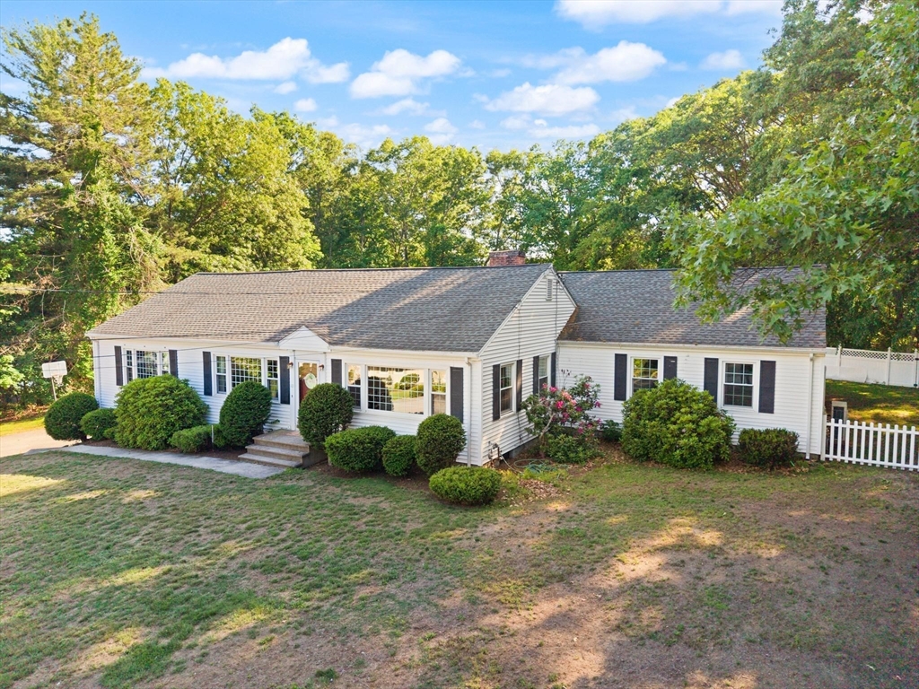 10 Hornbeam Hill Rd