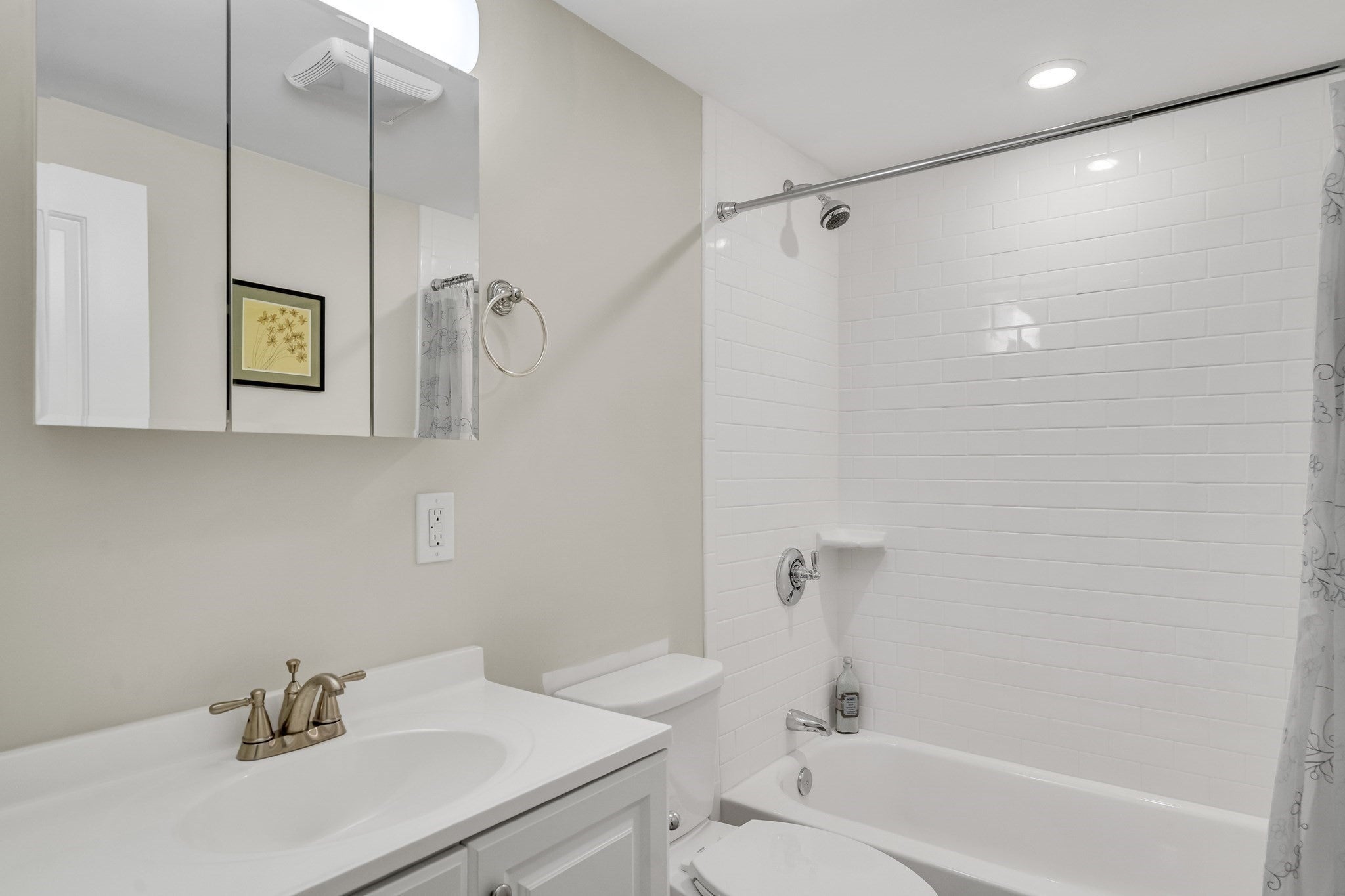 33 Clyde St #1, Somerville, MA Photo #25