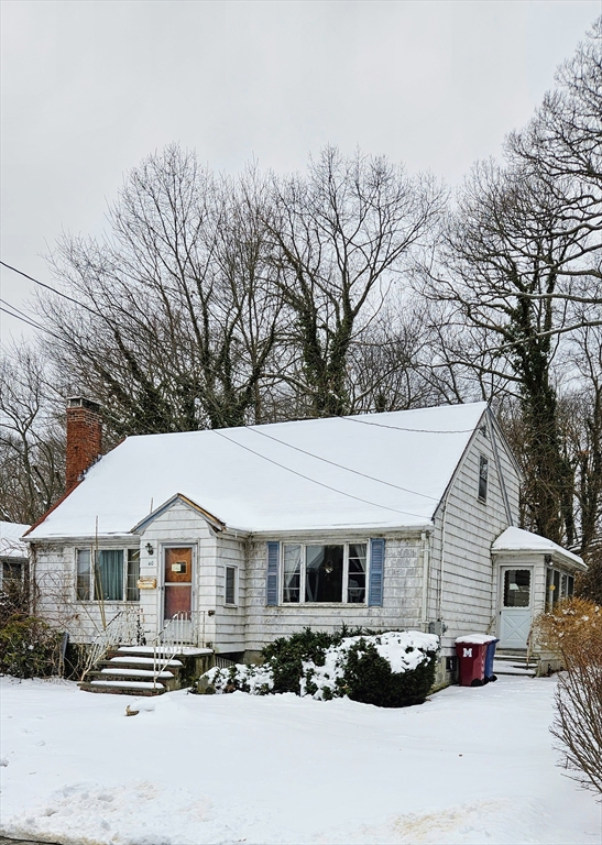 Melrose, Massachusetts 02176, United States, 3 Bedrooms Bedrooms, ,2 BathroomsBathrooms,Residential,Pending,5749