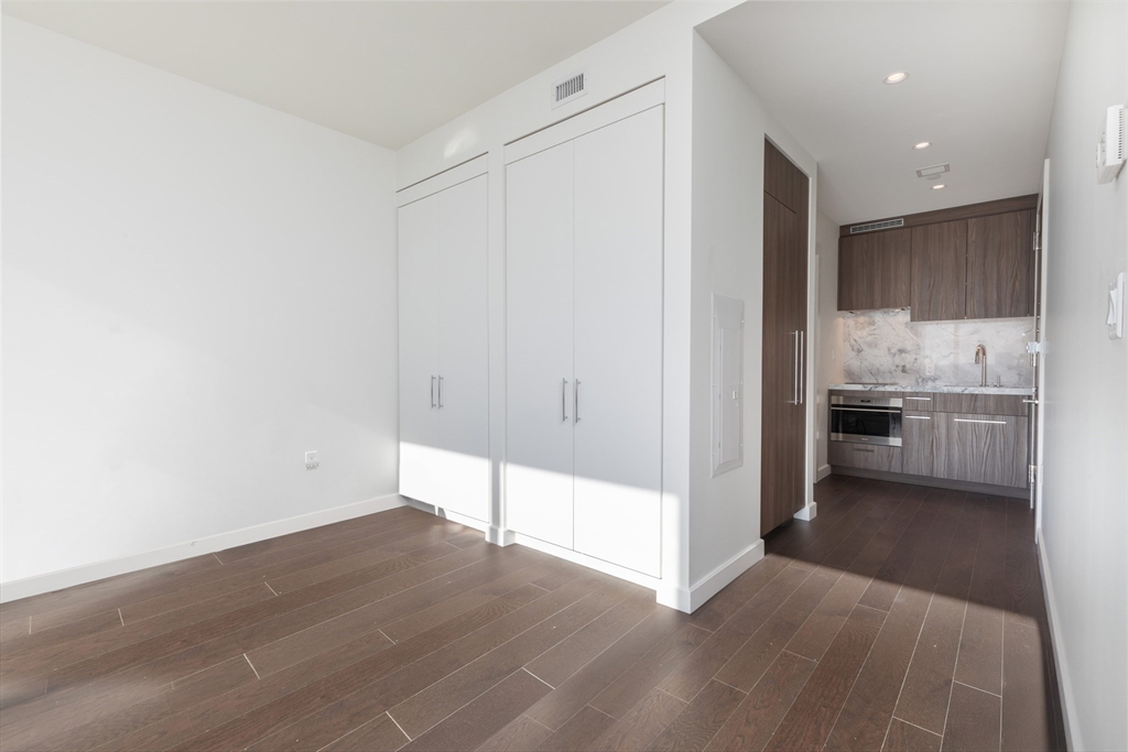 430 Stuart Street 1606