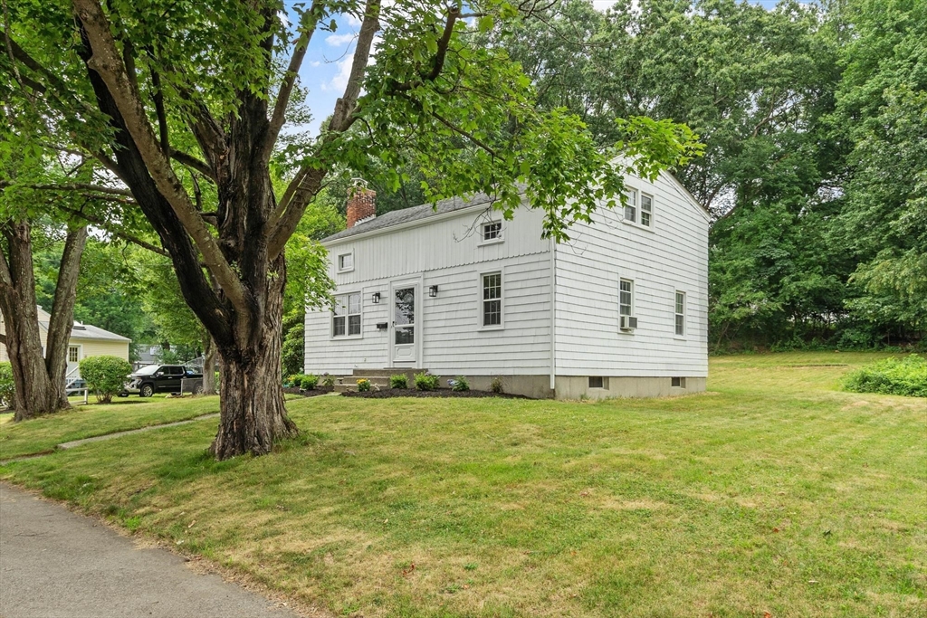 108 Kings Grant Road