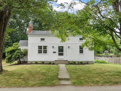 Photo of 108 Kings Grant Road, Marlborough, MA 01752 (MLS # 73551074)