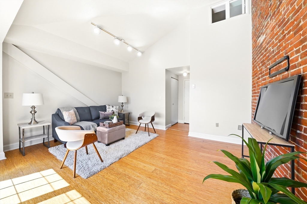 1475 Massachusetts Ave 463