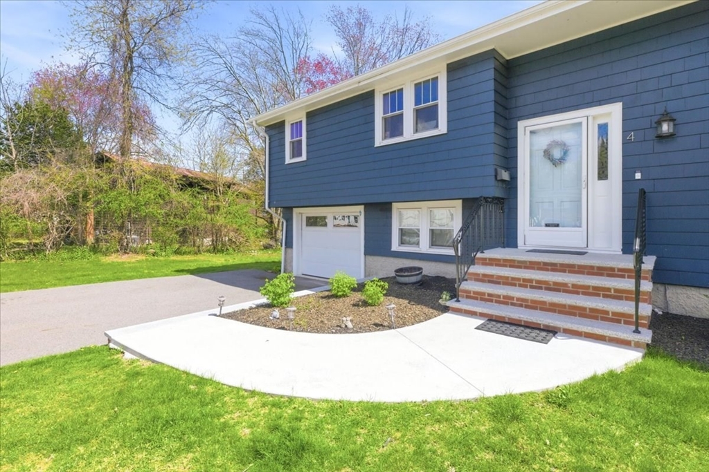 4 Flintlock Ln