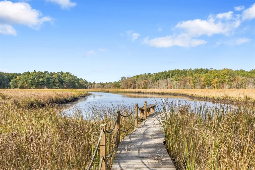 Pembroke, Massachusetts 02359, United States, 4 Bedrooms Bedrooms, ,4 BathroomsBathrooms,Residential,Active,203112