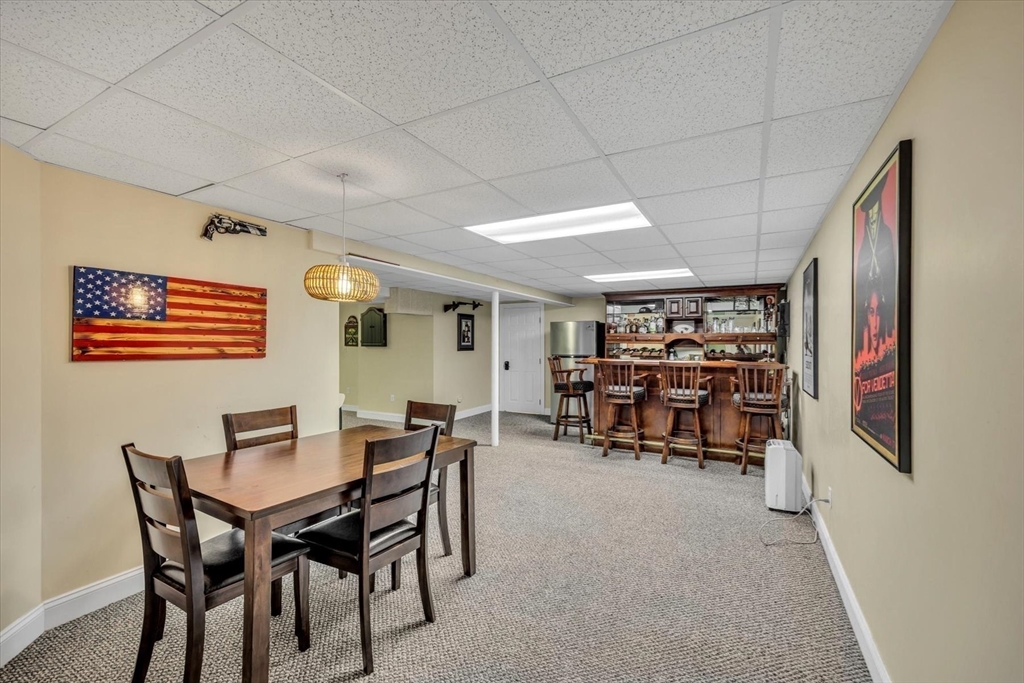 Pembroke, Massachusetts 02359, United States, 4 Bedrooms Bedrooms, ,4 BathroomsBathrooms,Residential,Active,203112