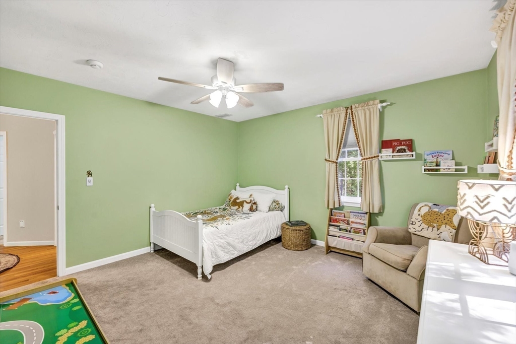 Pembroke, Massachusetts 02359, United States, 4 Bedrooms Bedrooms, ,4 BathroomsBathrooms,Residential,Active,203112