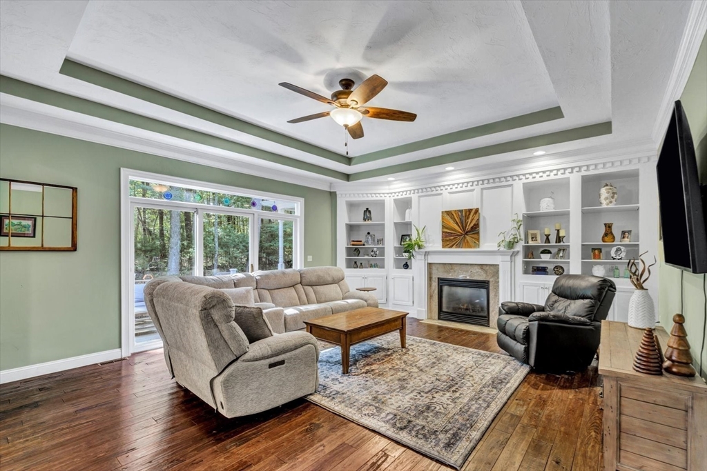 Pembroke, Massachusetts 02359, United States, 4 Bedrooms Bedrooms, ,4 BathroomsBathrooms,Residential,Active,203112