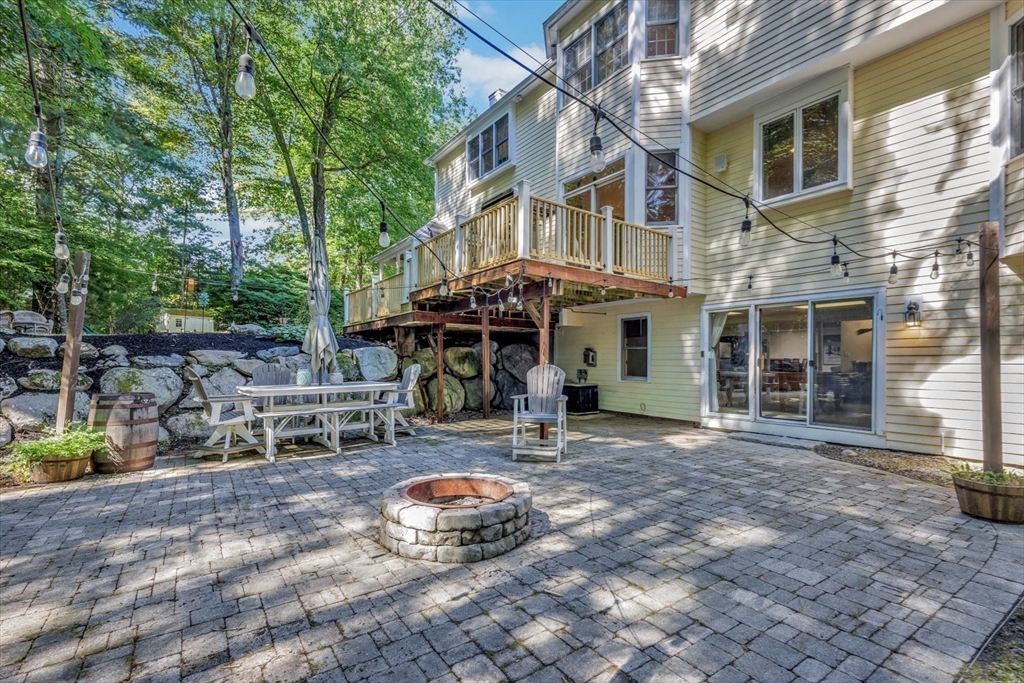 Pembroke, Massachusetts 02359, United States, 4 Bedrooms Bedrooms, ,4 BathroomsBathrooms,Residential,Active,203112