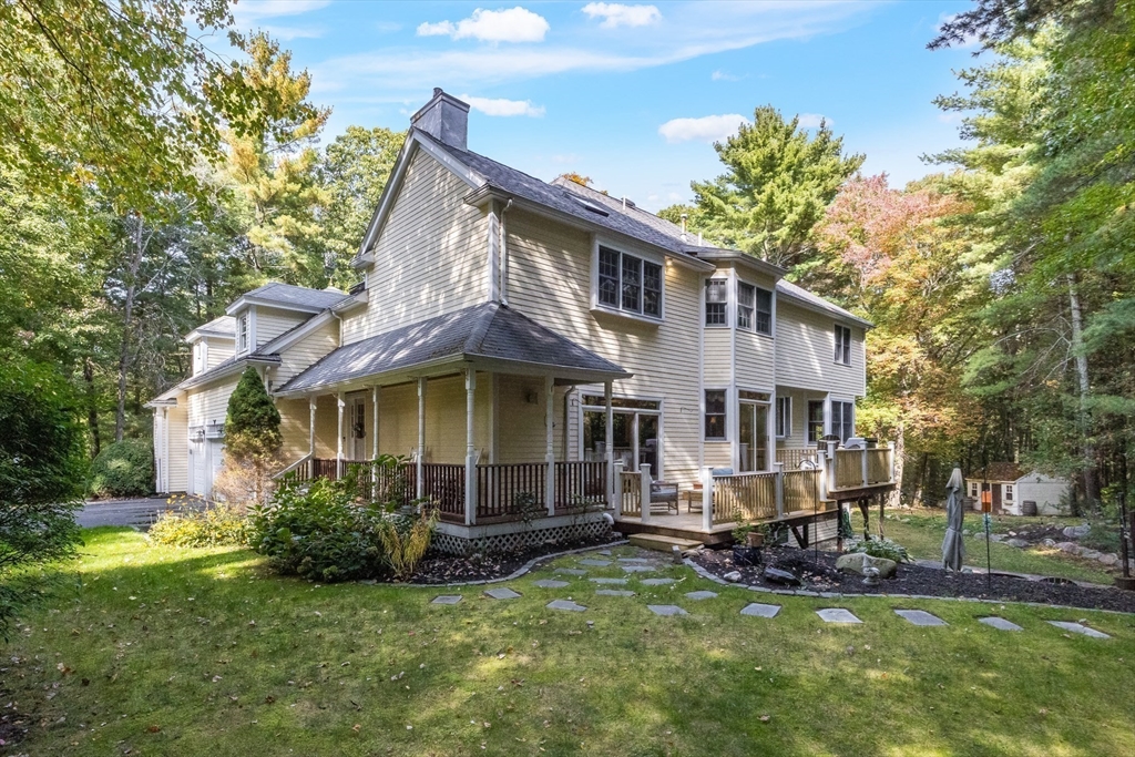 Pembroke, Massachusetts 02359, United States, 4 Bedrooms Bedrooms, ,4 BathroomsBathrooms,Residential,Active,203112