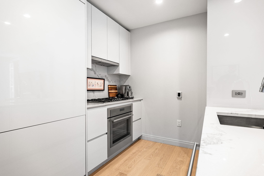 135 Seaport Blvd 906