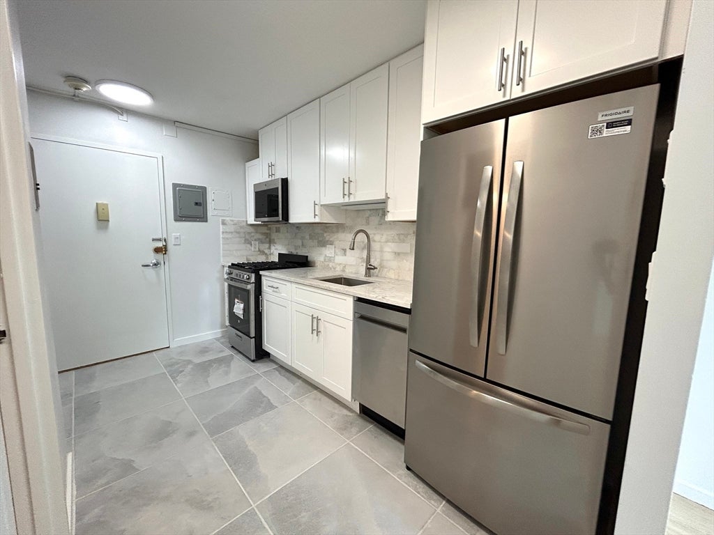 44 Washington St 713