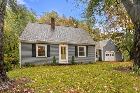 28 Wellington St Medway MA 02053